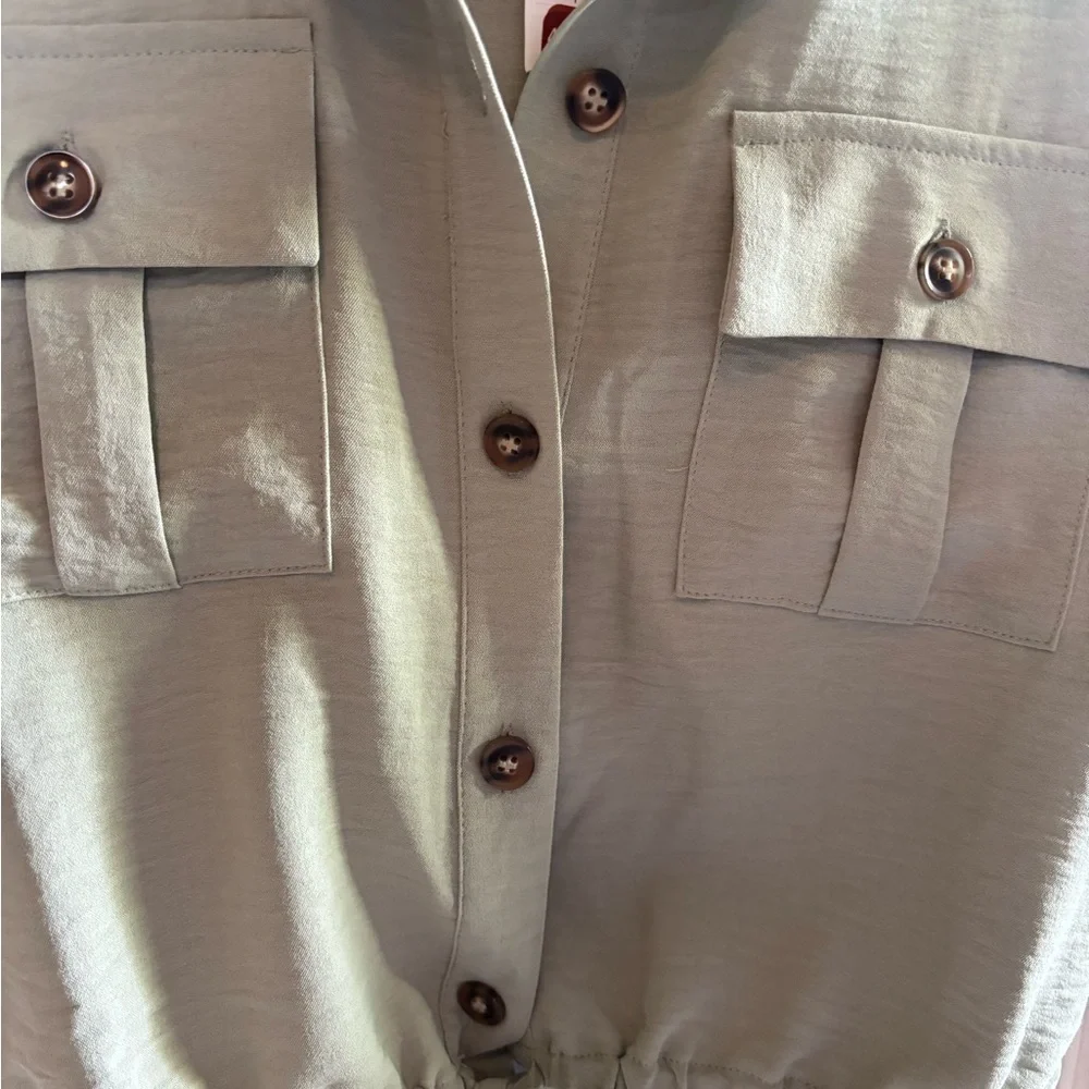 Derek Heart Sage Green Button-Down Crop Shirt - Picture 3 of 4